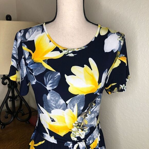 NEW Clematis Tulip Sleeve Fit and Flare Dress Size M NWT - Picture 4 of 16
